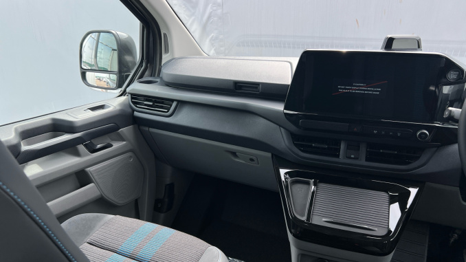 Ford Transit Custom 320 L1 Petrol Fwd 2.5 PHEV 232ps H1 Double Cab Van Sport Auto [NI] - Image 14